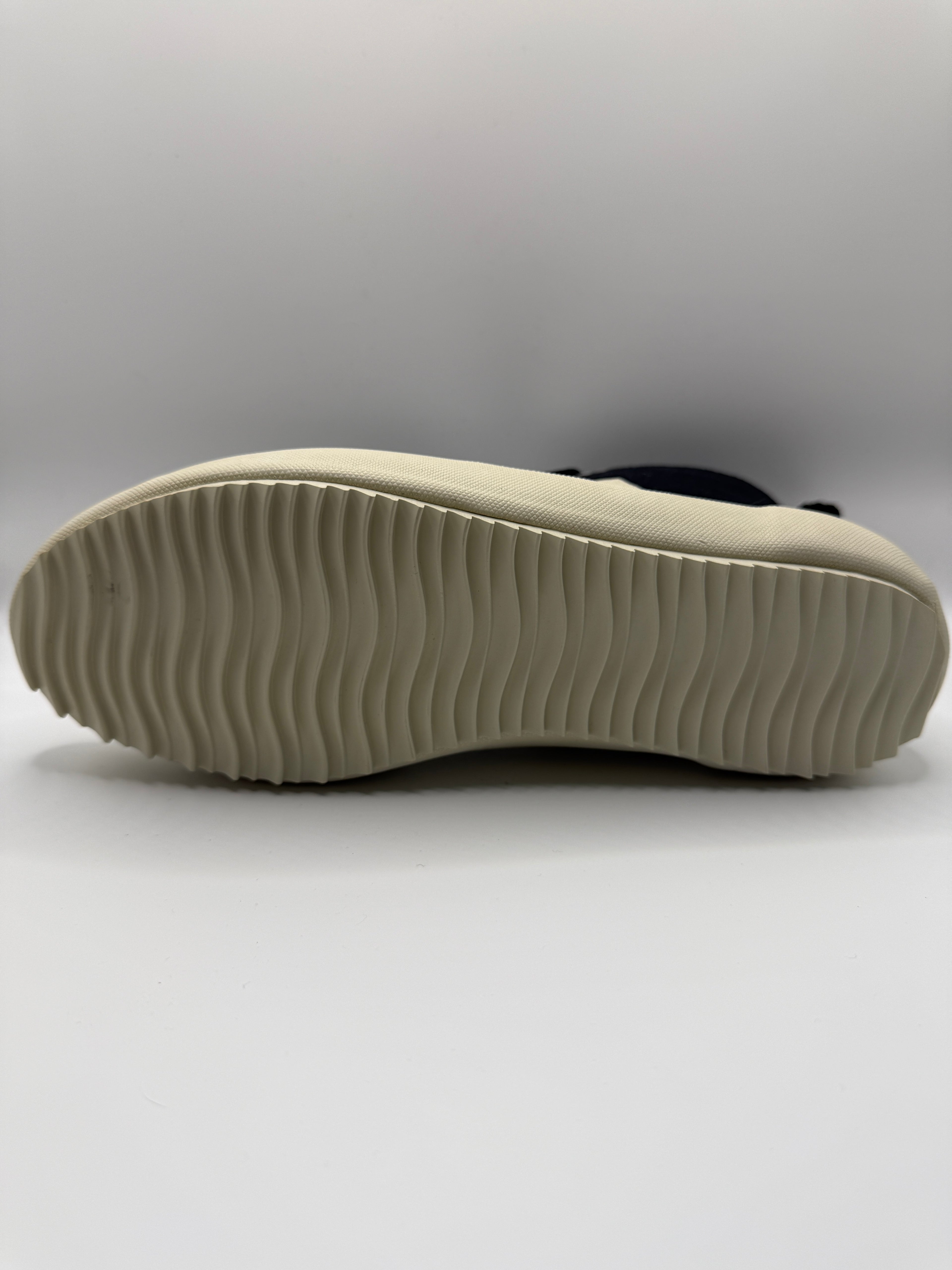 Veja Nova Mid-Top Sneakers – White Organic Canvas (Size 7, Brand New)