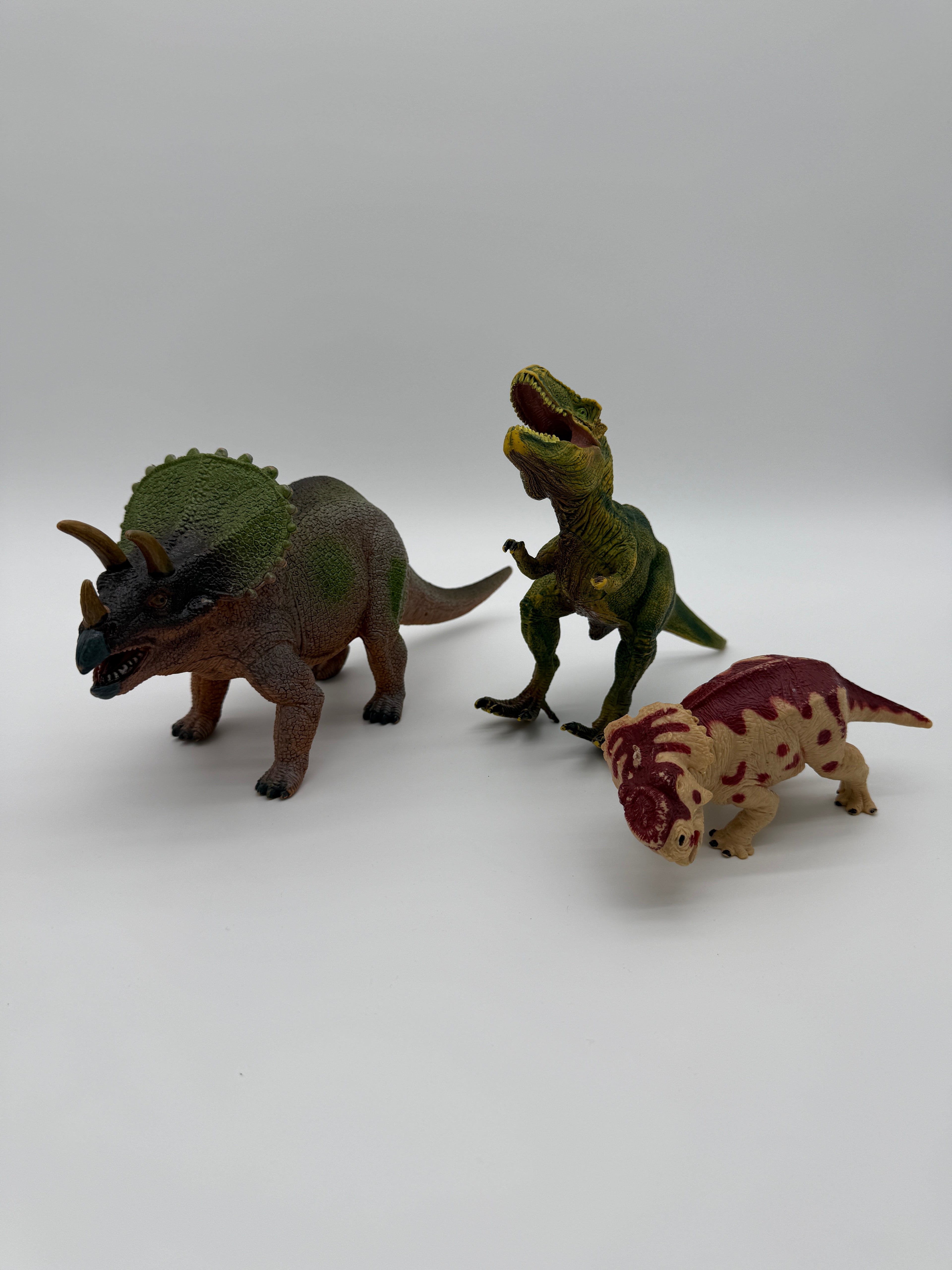 🦖 Dinosaur Toy Figure Set – T-Rex, Triceratops & Ceratosaurus – Realistic Jurassic Figures (Set of 3)