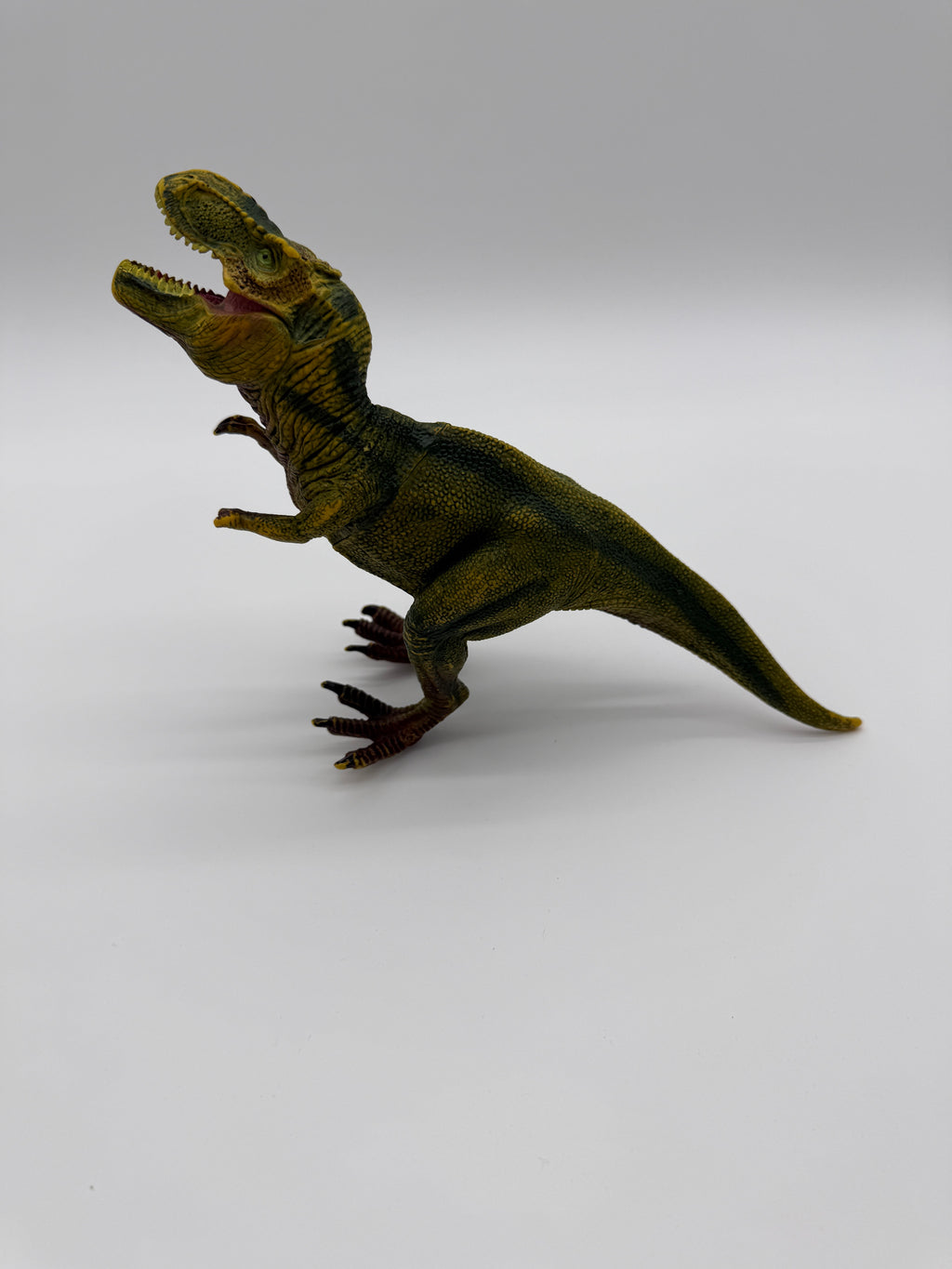 🦖 Dinosaur Toy Figure Set – T-Rex, Triceratops & Ceratosaurus – Realistic Jurassic Figures (Set of 3)