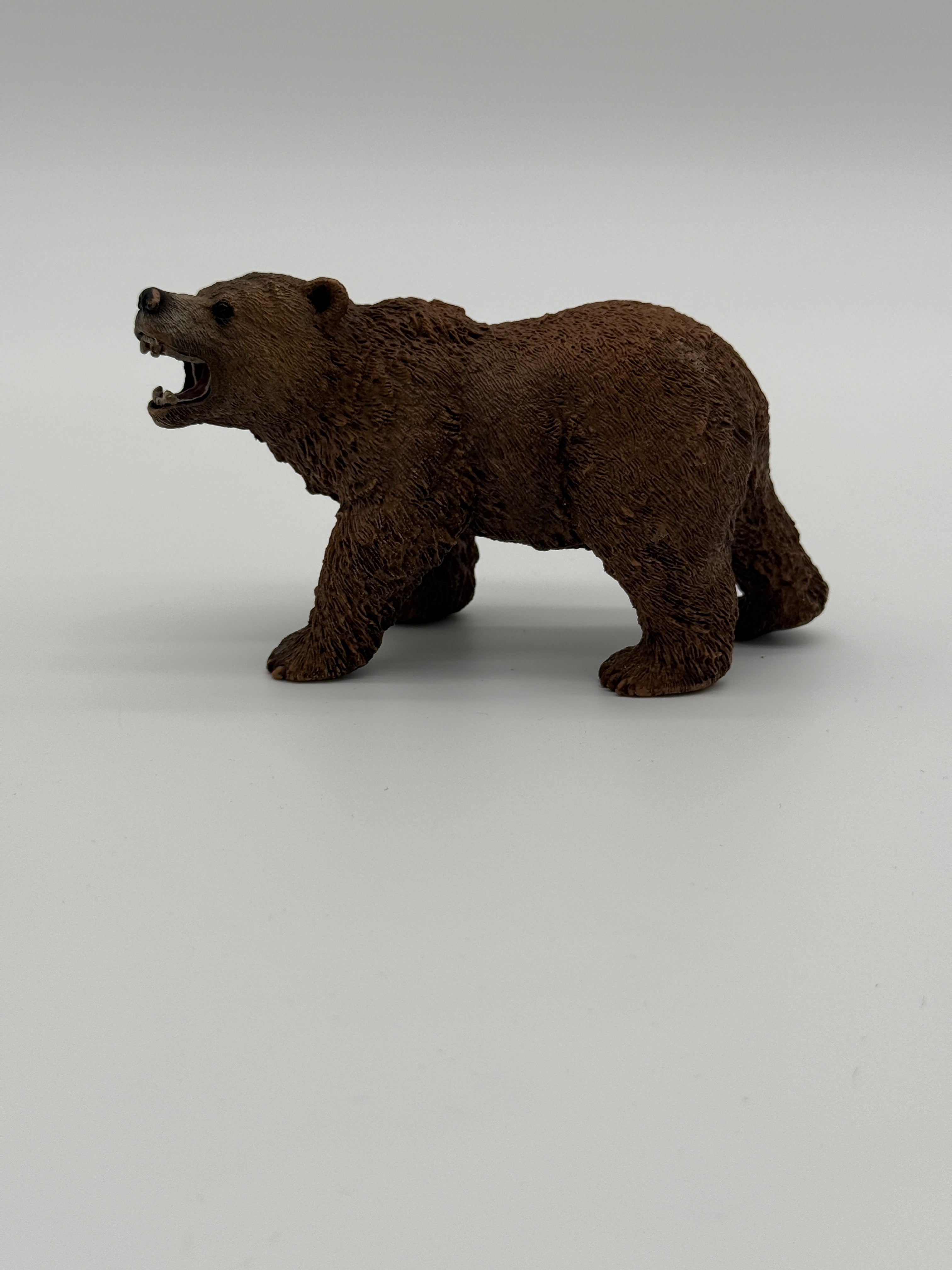 🐾 Wild Animal Toy Figurine Set – Bear, Lioness, Rhino, and Grizzly – Realistic Safari & Forest Animals (Set of 4)