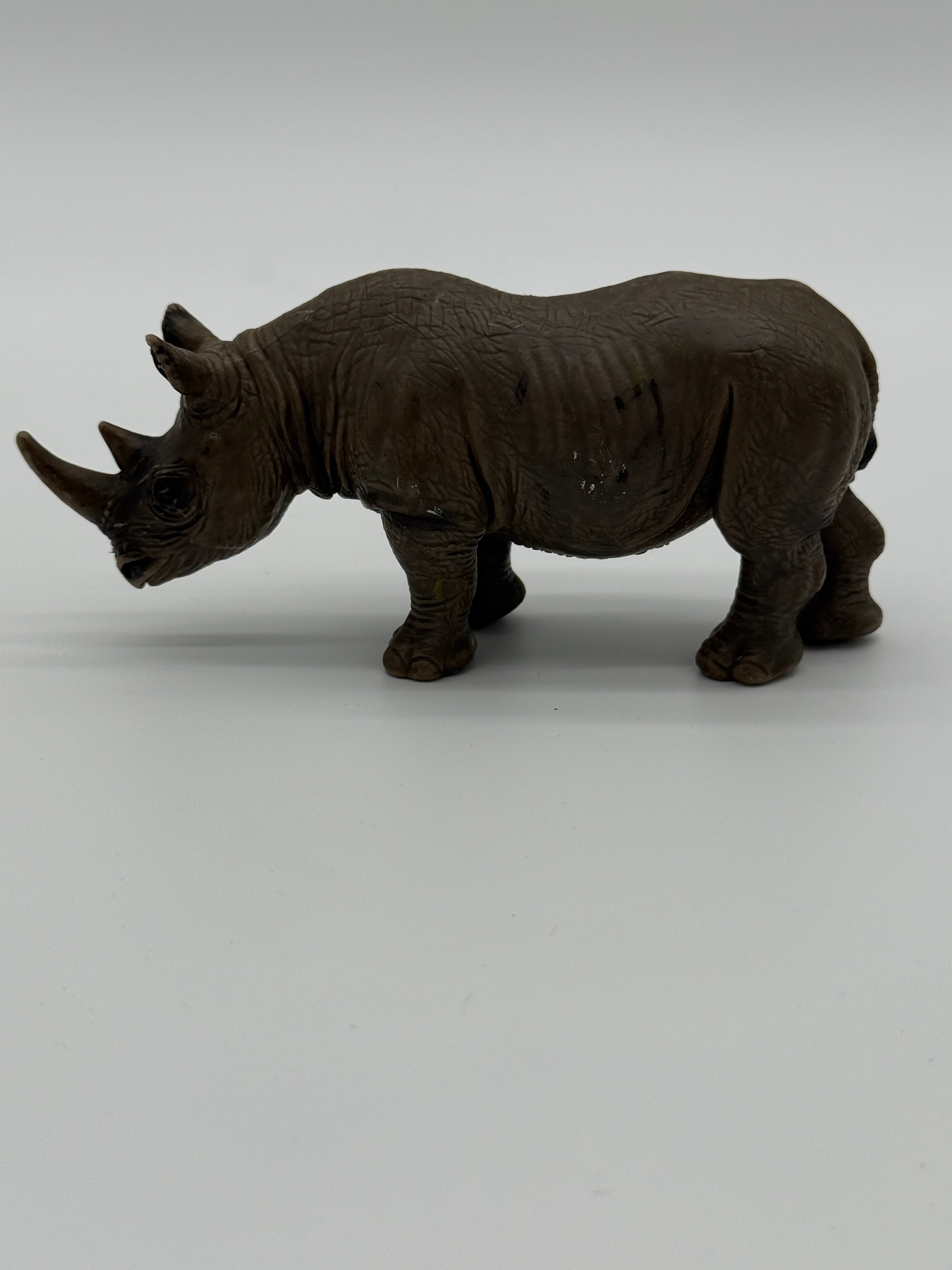 🐾 Wild Animal Toy Figurine Set – Bear, Lioness, Rhino, and Grizzly – Realistic Safari & Forest Animals (Set of 4)