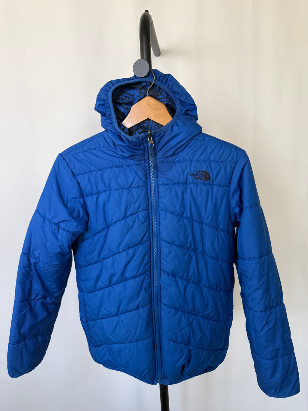 The North Face Boys’ Reversible Shasta Full‑Zip Hooded Jacket (Youth 14/16) – Royal Blue / Patterned