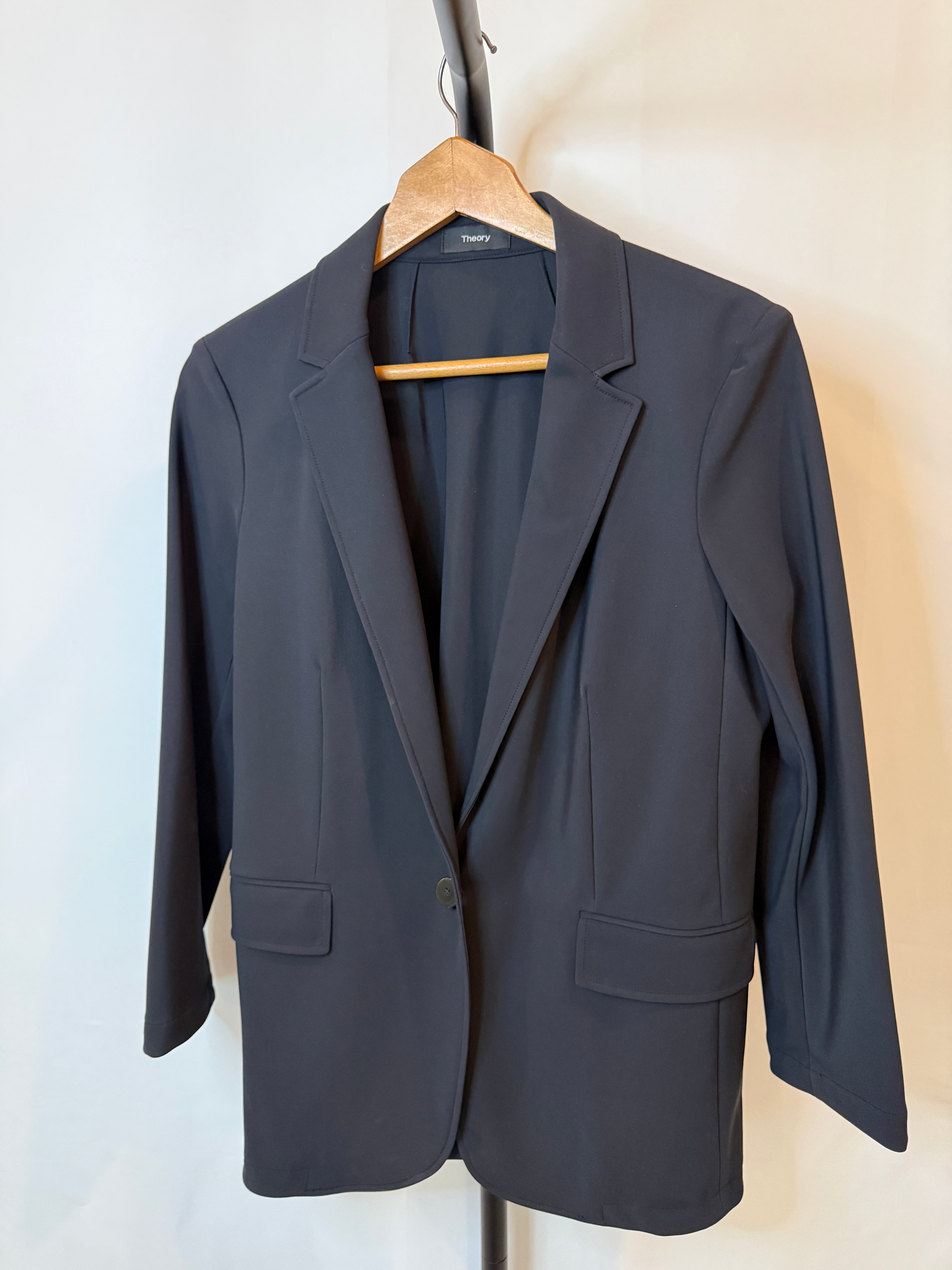 Vince Black Tailored Notch-Lapel Blazer – Women’s Size 4 (Gently Worn)