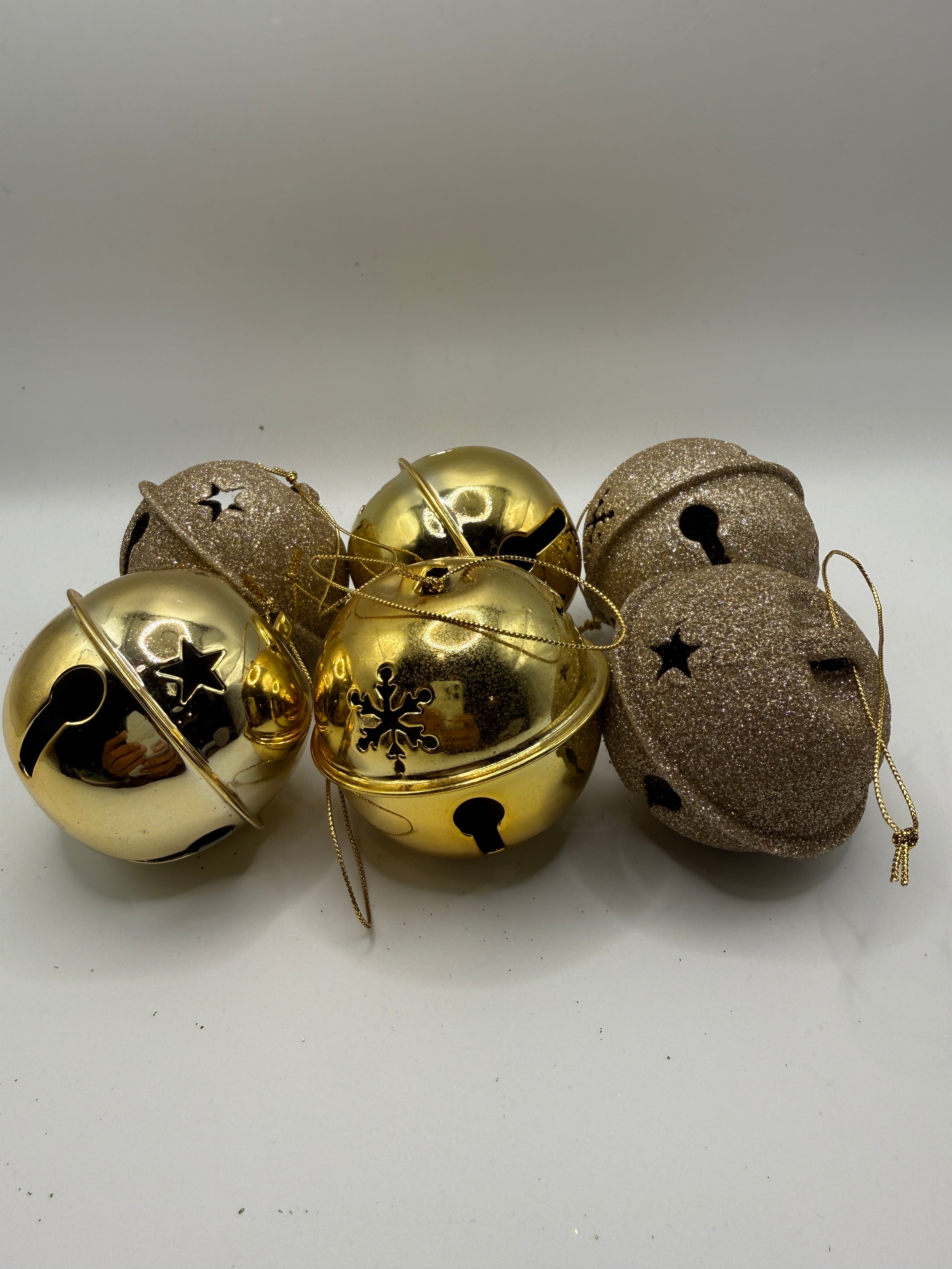 🛎️ Set of 6 Large Gold & Glitter Christmas Jingle Bells – Holiday Tree Ornaments (Used, Good Condition)