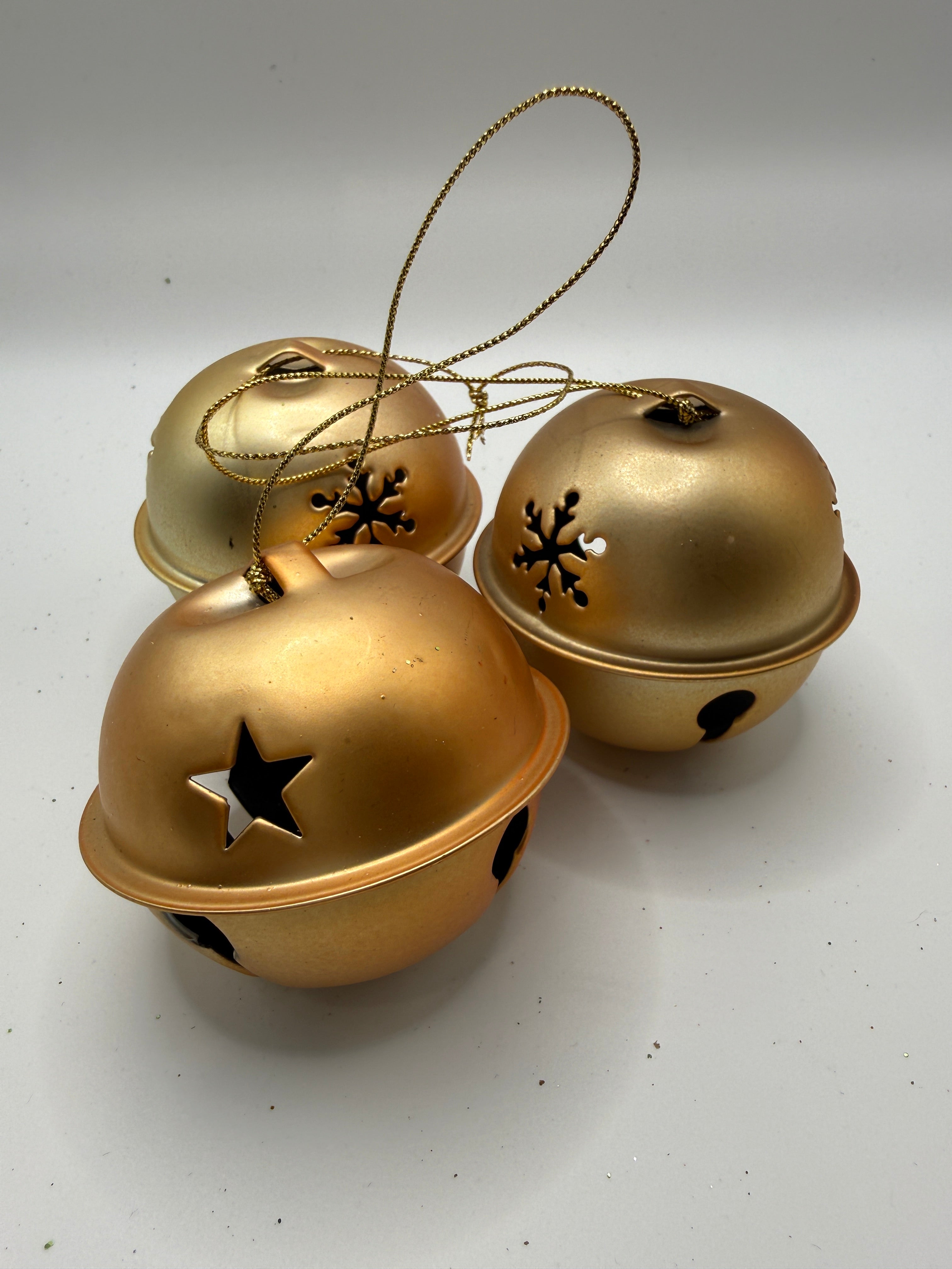 🔔 Set of 3 Large Gold Metal Jingle Bell Ornaments – Star & Snowflake Cutouts