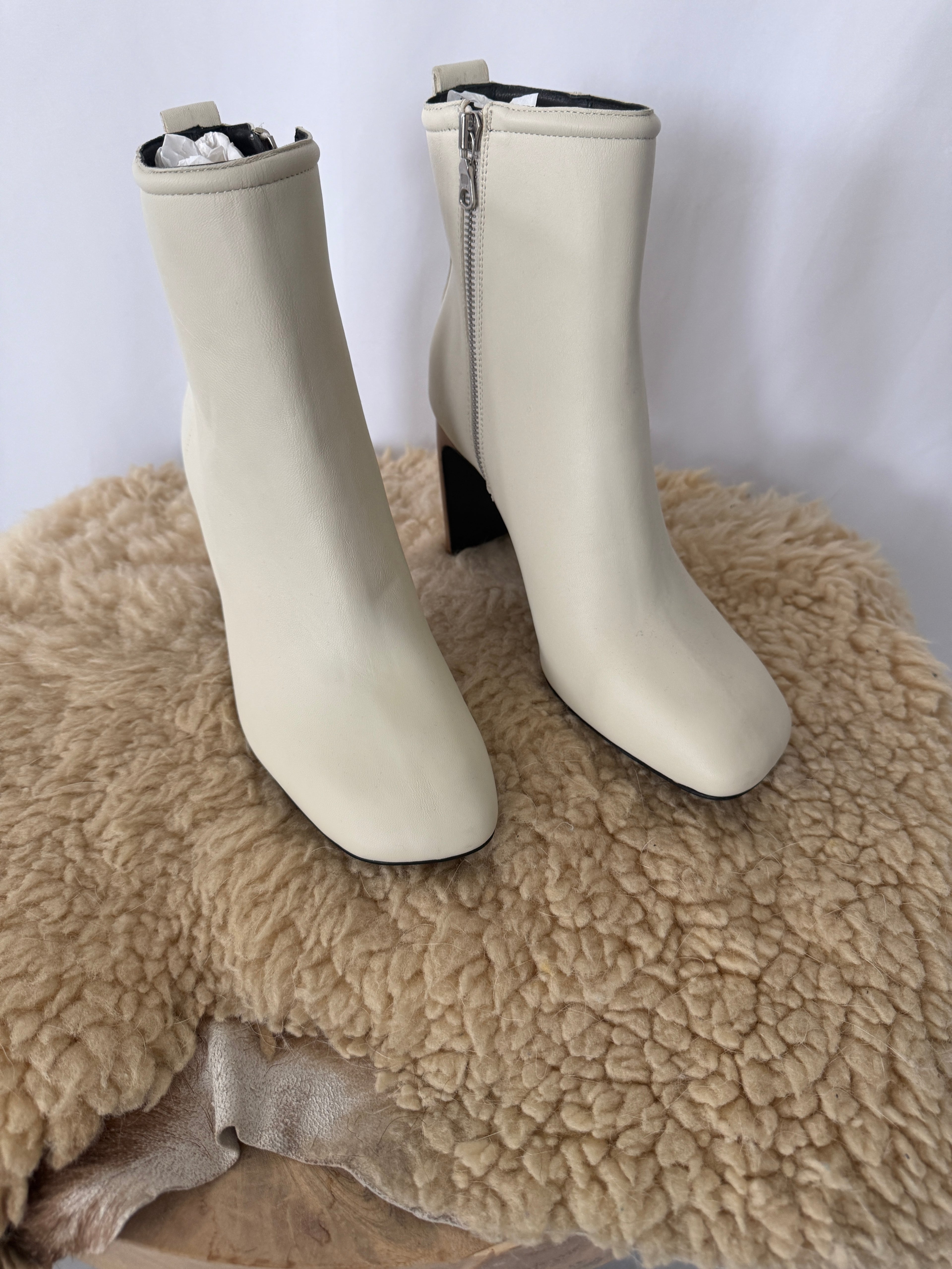 Rag & Bone Ellis Leather Ankle Boots – Ivory – Size 8.5 – New With Tags