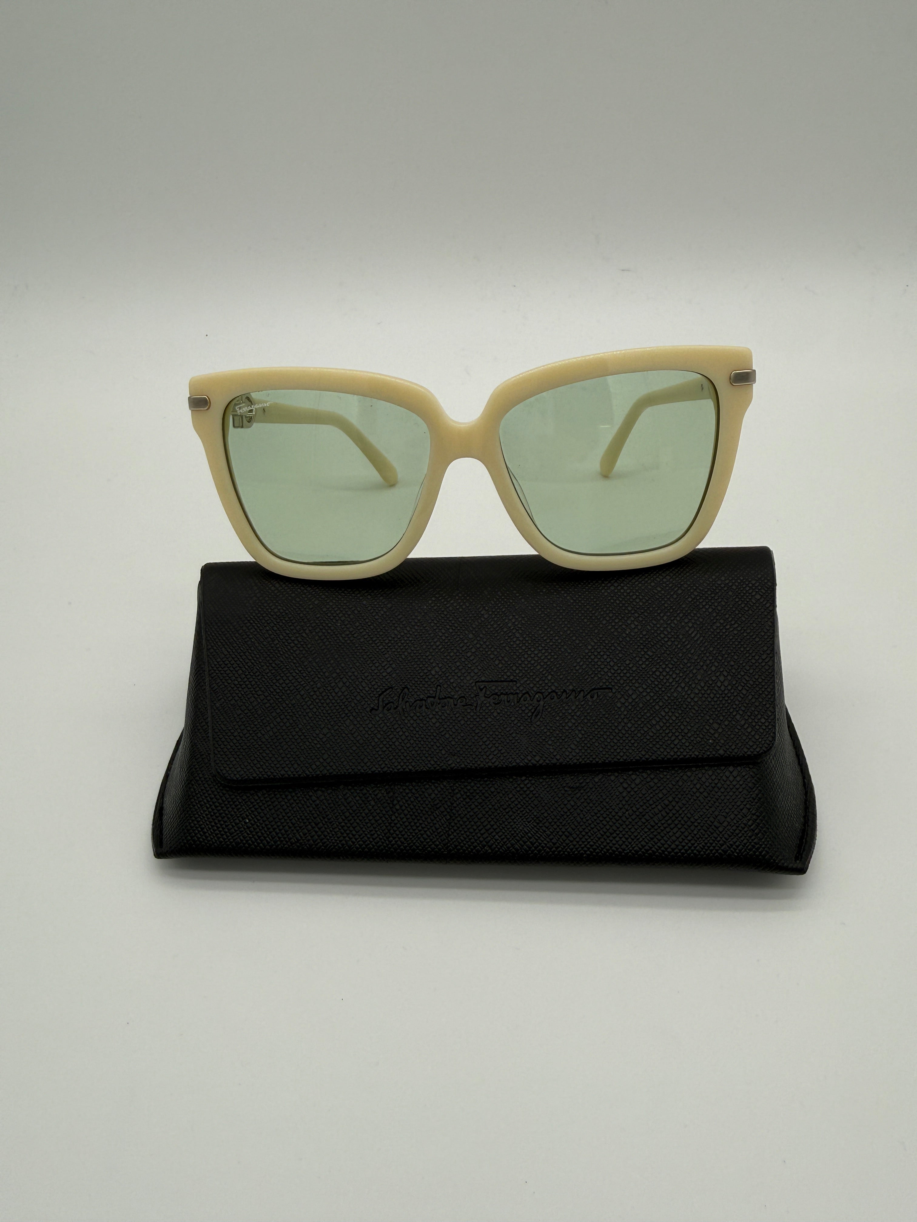 Ferragamo 57mm Polarized Rectangular Sunglasses – Ivory – Authenticated - Lightly Worn