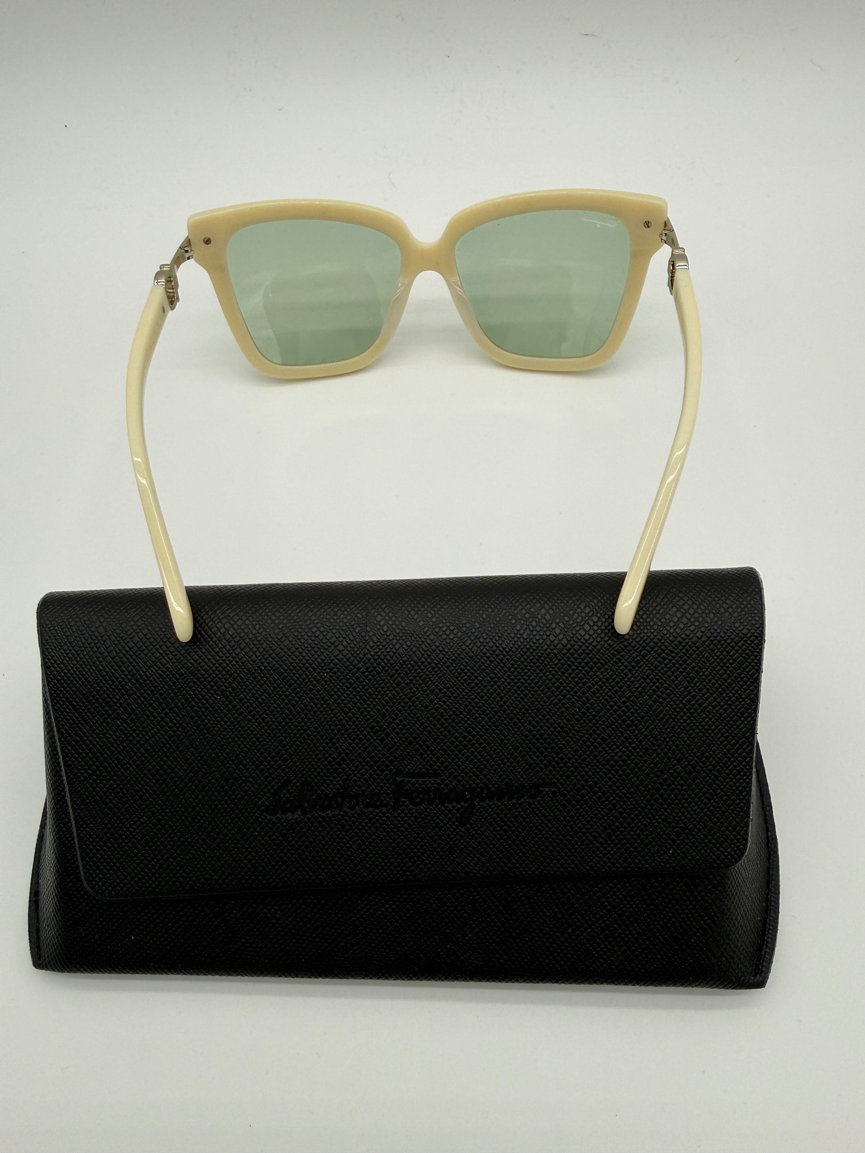 Ferragamo 57mm Polarized Rectangular Sunglasses – Ivory – Authenticated - Lightly Worn